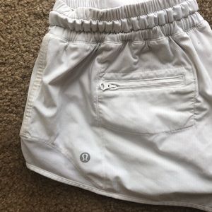lulu lemon white running shorts